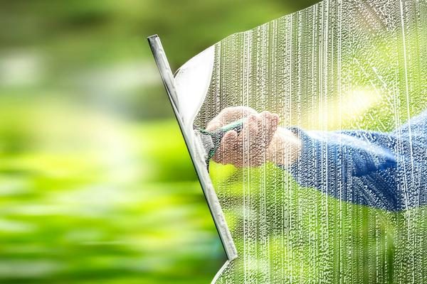 vinduespudsning silkeborg vinduespudser vinduesskraber serviceaftale